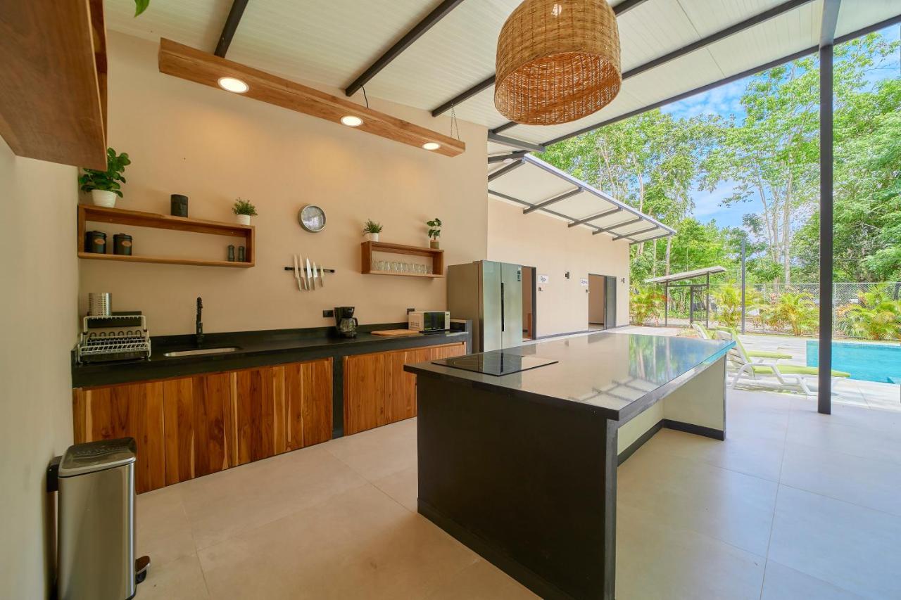 Lalola Villa Privada Cahuita Exteriör bild